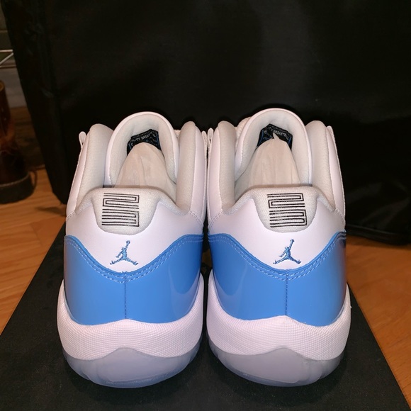 Air Jordan 11 Low UNC - Picture 3 of 9